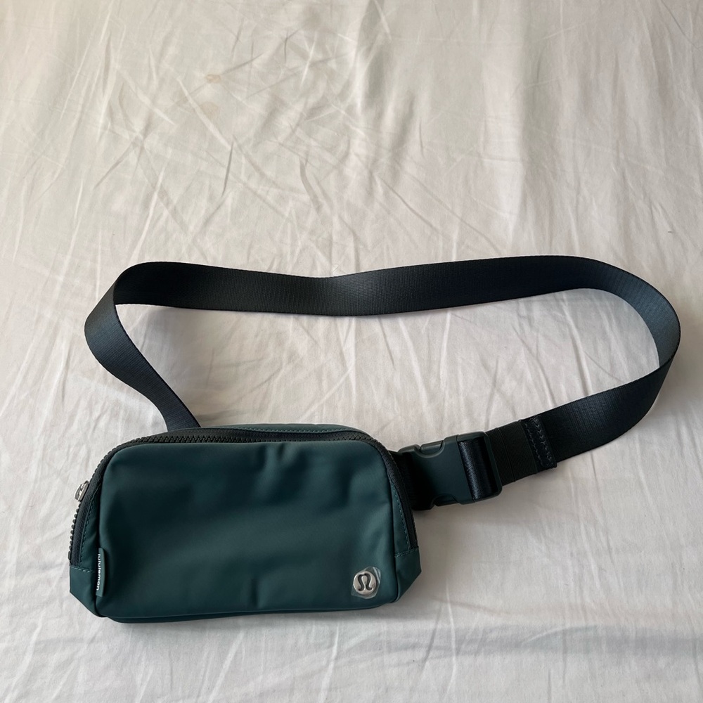 lululemon BRAND NEW Dark Green Belt Bag